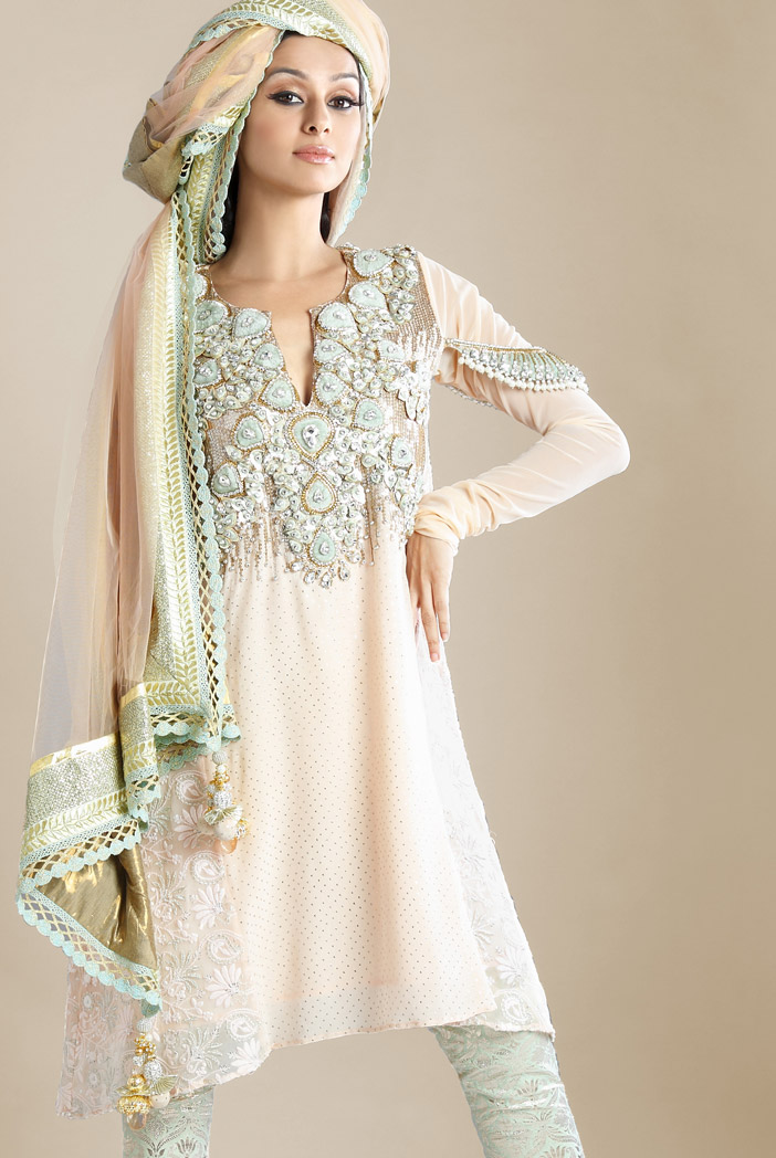 Designer Party Wear Velvet Salwar Suit Collection - Stylecaret.com