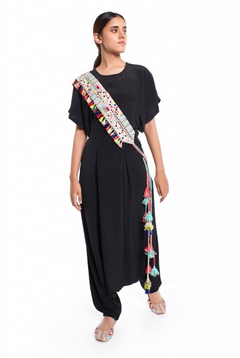 PS-BL005  Cream Crepe Kutch Embroidered Tie- Up Belt with Colourful Tassels