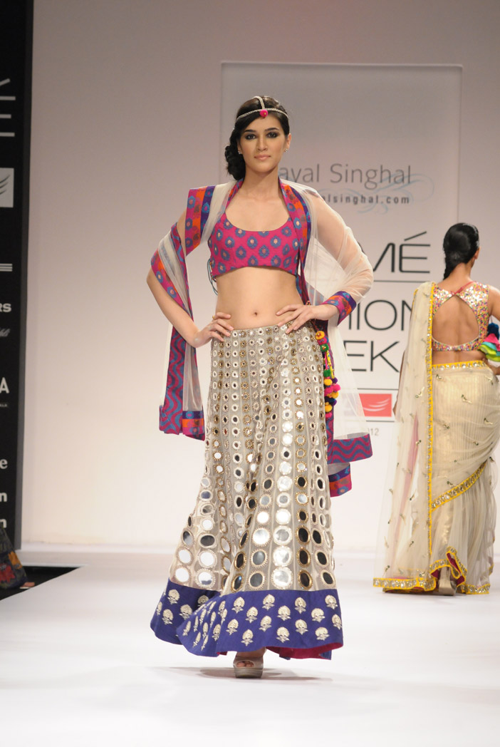 Payal Singhal | Erum Jacket With Bustier And Multi Kali Lehenga –  LIVEtheCOLLECTIVE