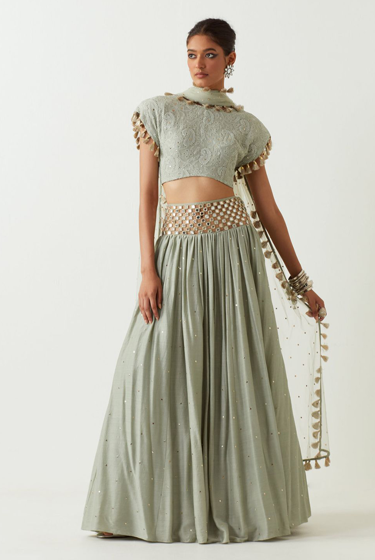 Photo of Light pink dupatta waist belt green jewellery | Backless wedding  dress, Bridal outfits, Indian bridal outfits