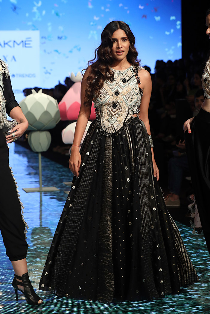 Payal Singhal Bridal Collection : PS-FW101 : Frill Lehenga | Indian bridal  wear, Payal singhal bridal, Bridal wear