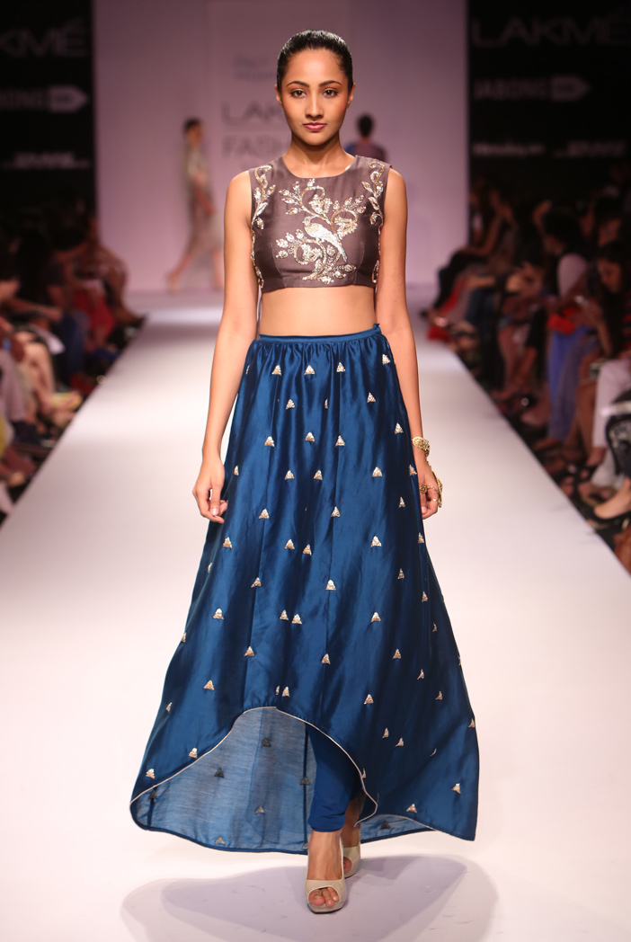 Short choli hotsell with skirt