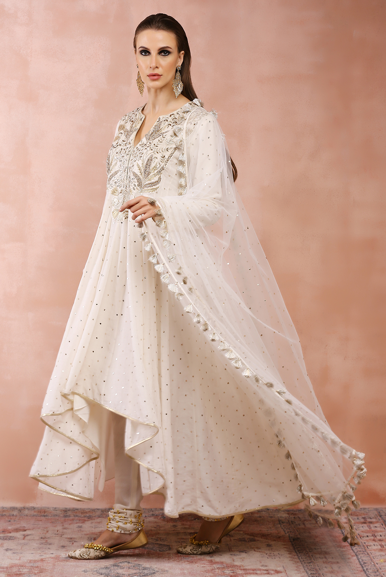 Buy Off White And Black Chanderi Silk Anarkali Gown Online – Vasansi Jaipur