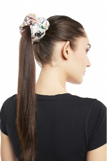 PS-SCR037  Set of 3 Assorted Velvet Scrunchies in Signature Prints