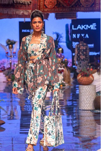 PS-FW634 Suri Brown Printed Georgette with White Printed Velvet Kimono Jacket and White Printed Velvet Bustier with Jogger Pant